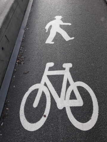 Sign pedestrians cyclers