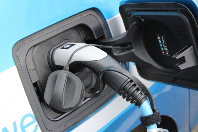electric vehicle plug