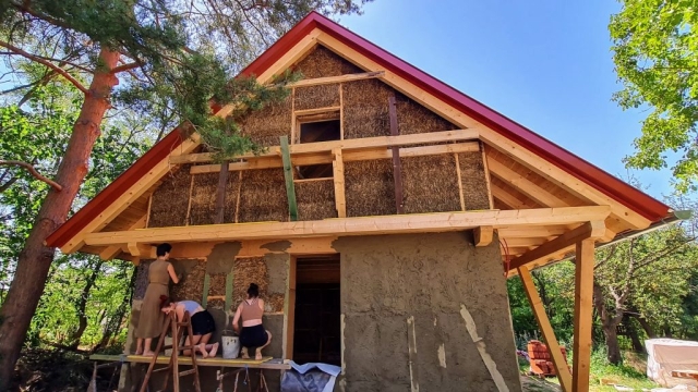 straw_bale_house_1